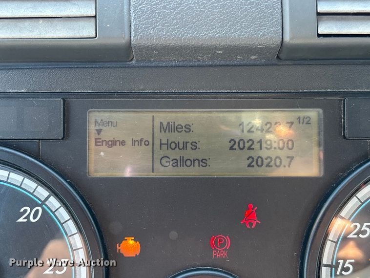 image for item FK1216 2017 Freightliner Cascadia 125 semi truck