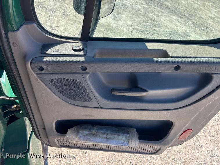 image for item FK1216 2017 Freightliner Cascadia 125 semi truck