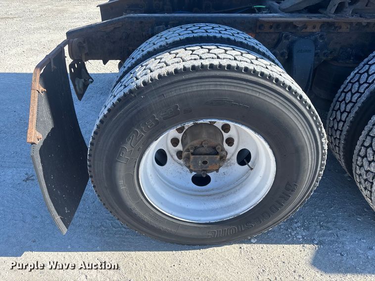 image for item FK1216 2017 Freightliner Cascadia 125 semi truck