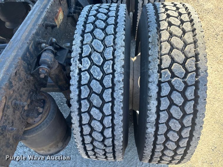 image for item FK1216 2017 Freightliner Cascadia 125 semi truck