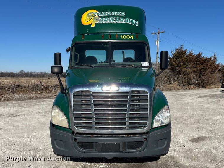 image for item FK1217 2017 Freightliner Cascadia 125 semi truck
