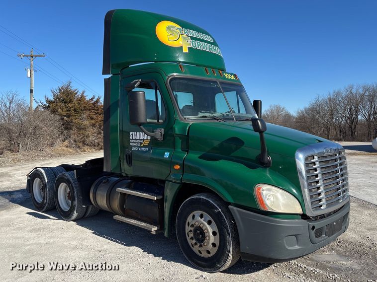 image for item FK1217 2017 Freightliner Cascadia 125 semi truck