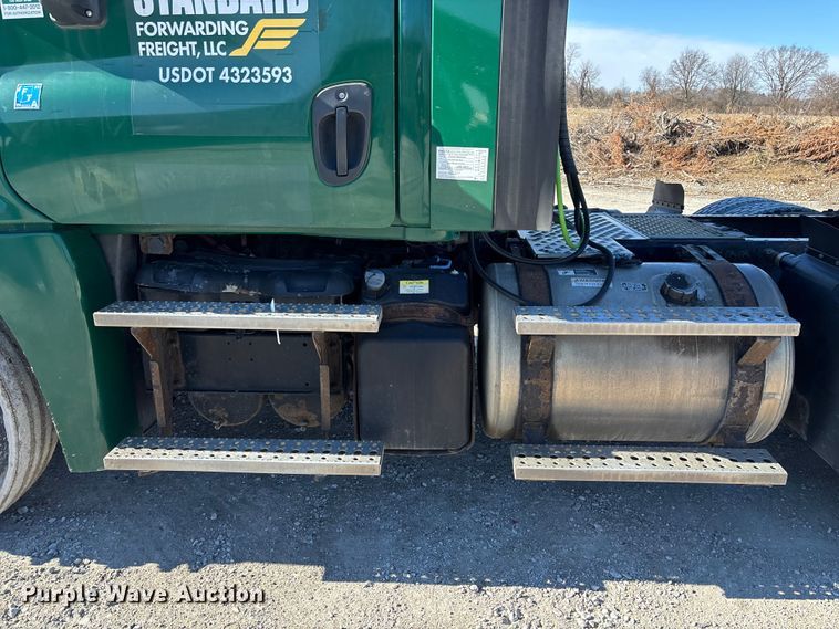 image for item FK1217 2017 Freightliner Cascadia 125 semi truck