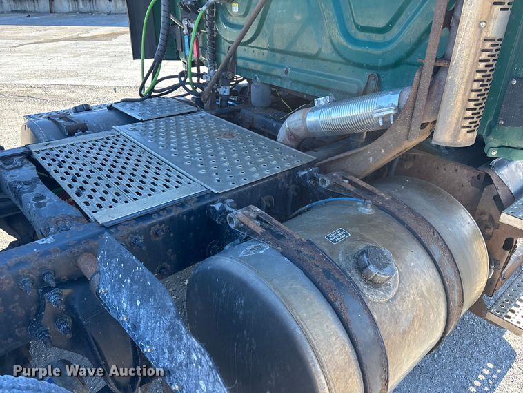 image for item FK1217 2017 Freightliner Cascadia 125 semi truck