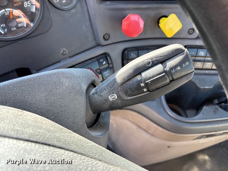 image for item FK1217 2017 Freightliner Cascadia 125 semi truck