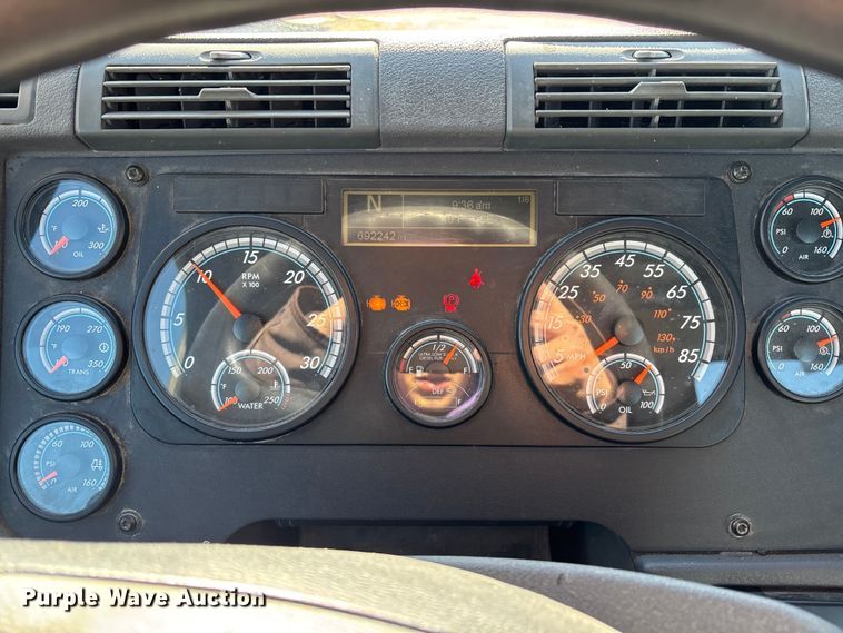 image for item FK1217 2017 Freightliner Cascadia 125 semi truck