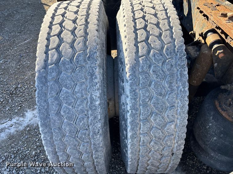 image for item FK1217 2017 Freightliner Cascadia 125 semi truck