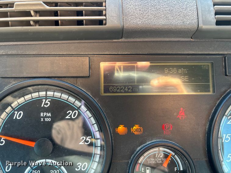 image for item FK1217 2017 Freightliner Cascadia 125 semi truck