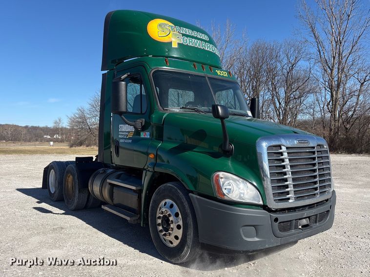 image for item FK1218 2017 Freightliner Cascadia 125 semi truck