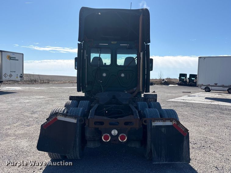 image for item FK1218 2017 Freightliner Cascadia 125 semi truck