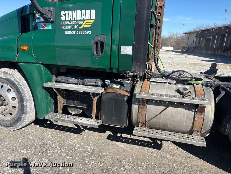 image for item FK1218 2017 Freightliner Cascadia 125 semi truck