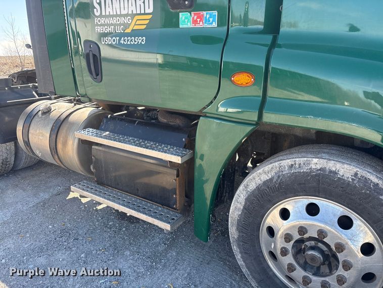 image for item FK1218 2017 Freightliner Cascadia 125 semi truck