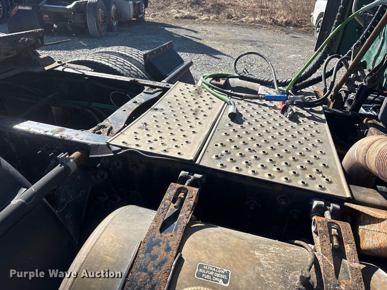 image for item FK1218 2017 Freightliner Cascadia 125 semi truck