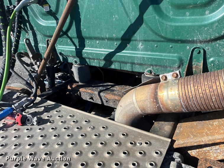 image for item FK1218 2017 Freightliner Cascadia 125 semi truck