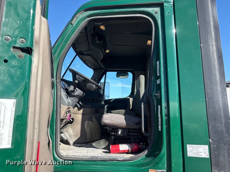 image for item FK1218 2017 Freightliner Cascadia 125 semi truck