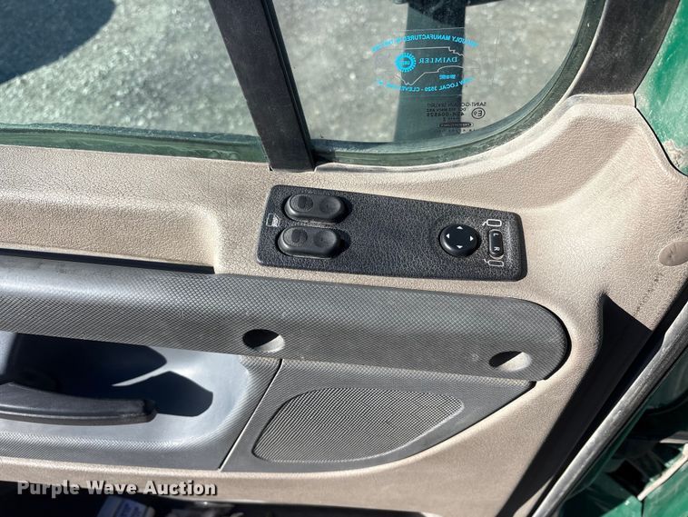 image for item FK1218 2017 Freightliner Cascadia 125 semi truck