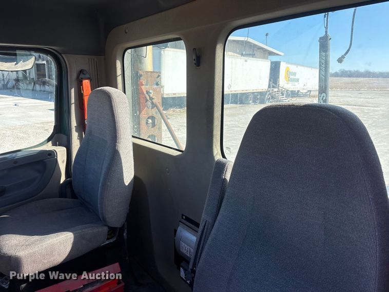 image for item FK1218 2017 Freightliner Cascadia 125 semi truck