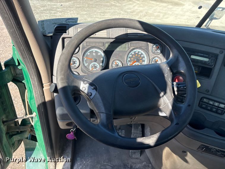 image for item FK1218 2017 Freightliner Cascadia 125 semi truck