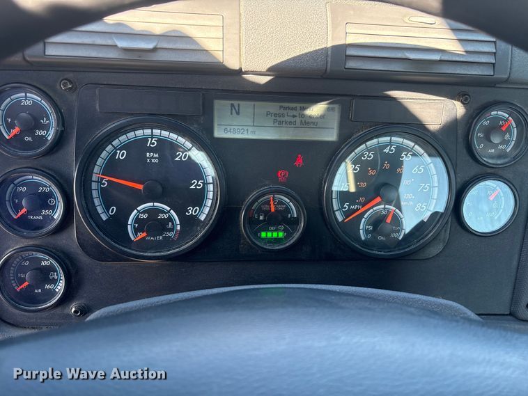 image for item FK1218 2017 Freightliner Cascadia 125 semi truck