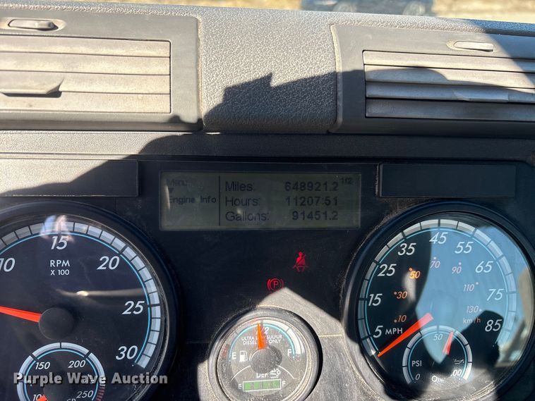 image for item FK1218 2017 Freightliner Cascadia 125 semi truck