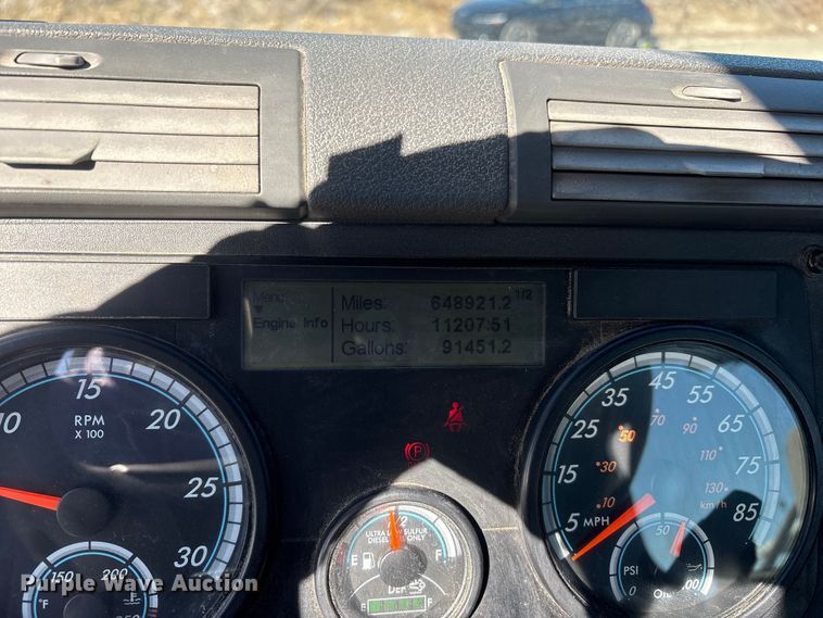 image for item FK1218 2017 Freightliner Cascadia 125 semi truck