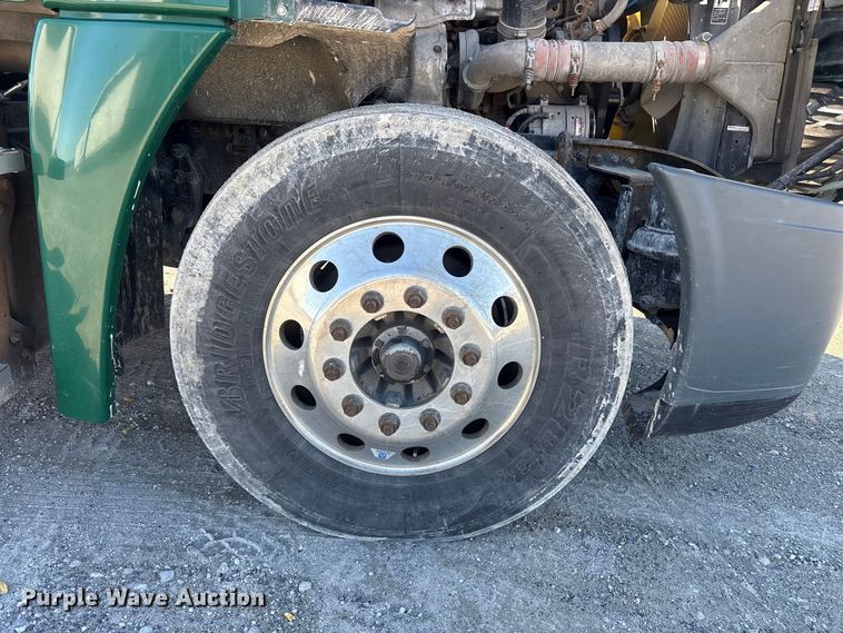 image for item FK1218 2017 Freightliner Cascadia 125 semi truck