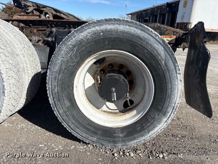 image for item FK1218 2017 Freightliner Cascadia 125 semi truck