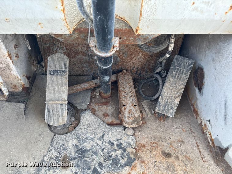 image for item FK1219 2008 Capacity Trucks TJ5000 yard truck