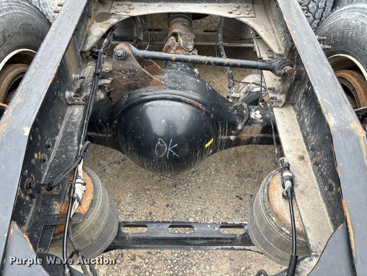 image for item FK1220 2016 Mack CXU613 semi truck