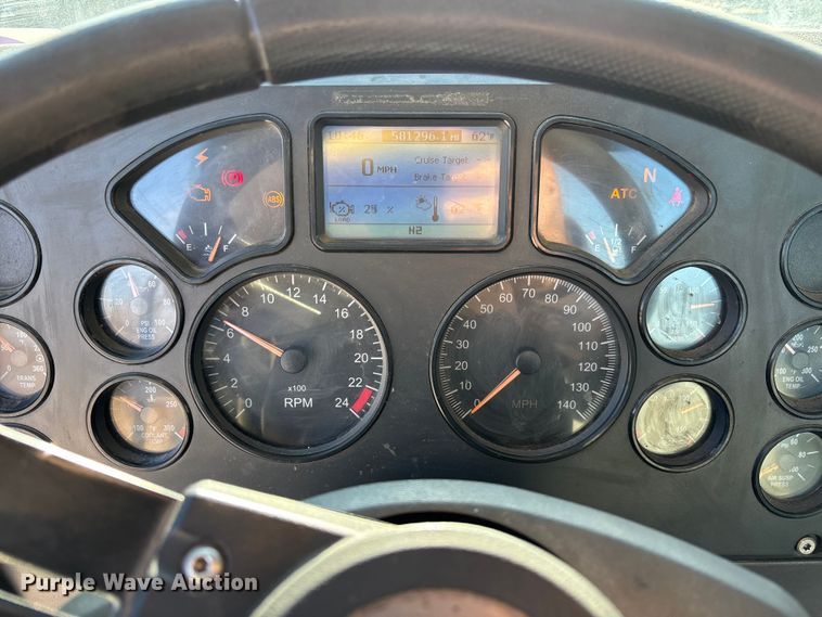 image for item FK1220 2016 Mack CXU613 semi truck