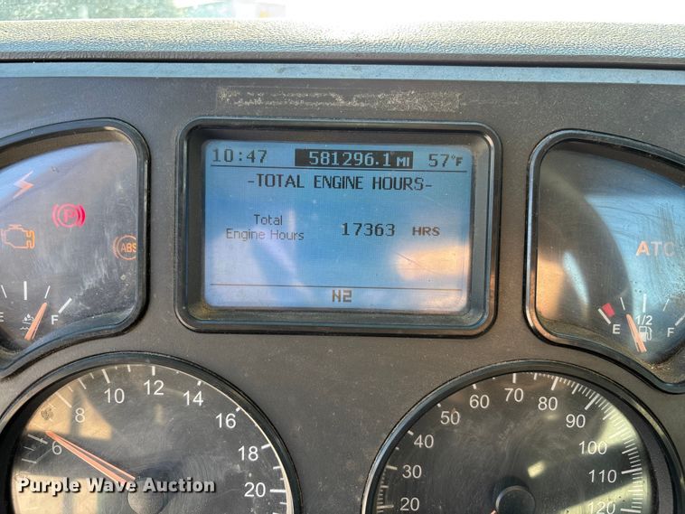 image for item FK1220 2016 Mack CXU613 semi truck