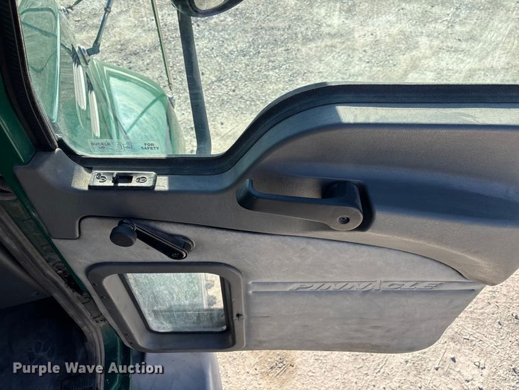 image for item FK1220 2016 Mack CXU613 semi truck