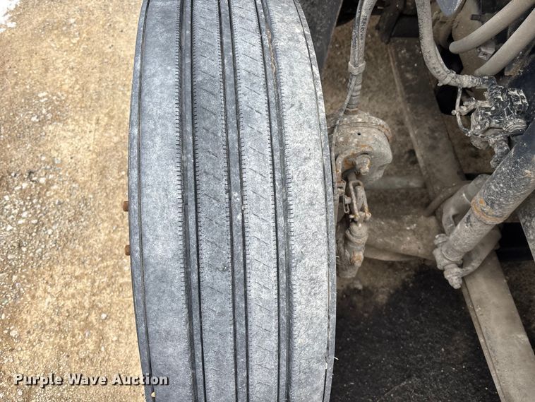 image for item FK1220 2016 Mack CXU613 semi truck