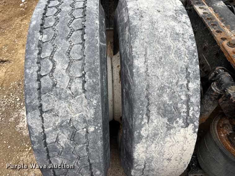 image for item FK1220 2016 Mack CXU613 semi truck