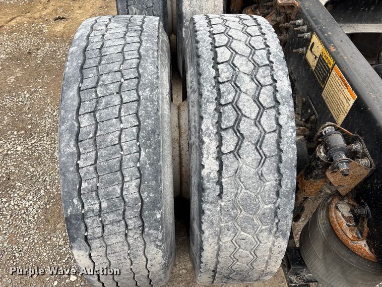 image for item FK1220 2016 Mack CXU613 semi truck