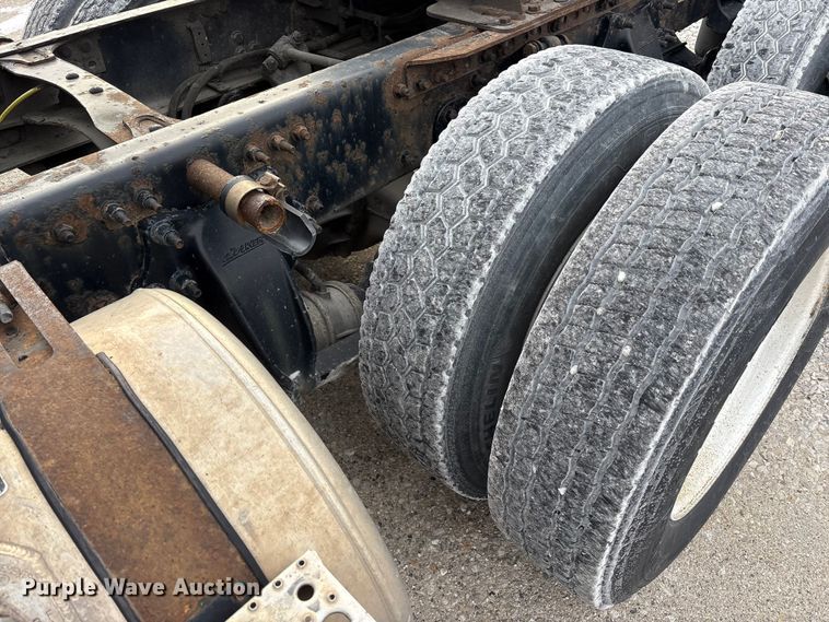 image for item FK1221 2017 Freightliner Cascadia 125 semi truck