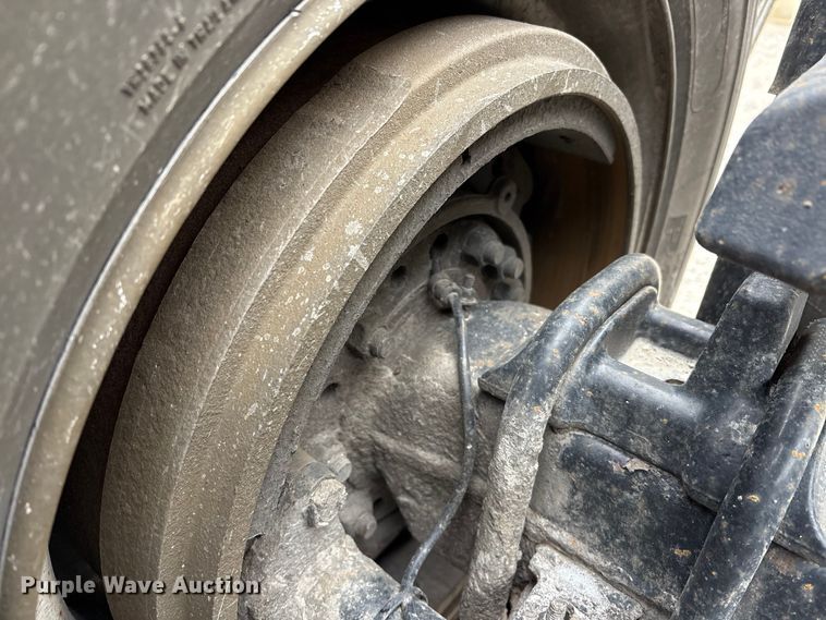 image for item FK1221 2017 Freightliner Cascadia 125 semi truck