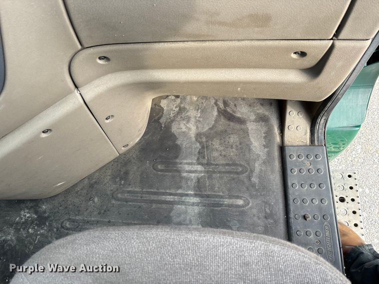 image for item FK1221 2017 Freightliner Cascadia 125 semi truck