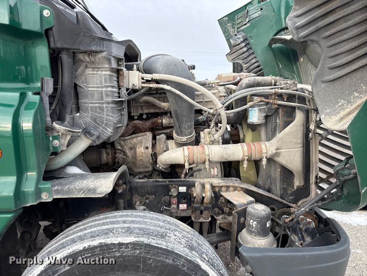 image for item FK1221 2017 Freightliner Cascadia 125 semi truck