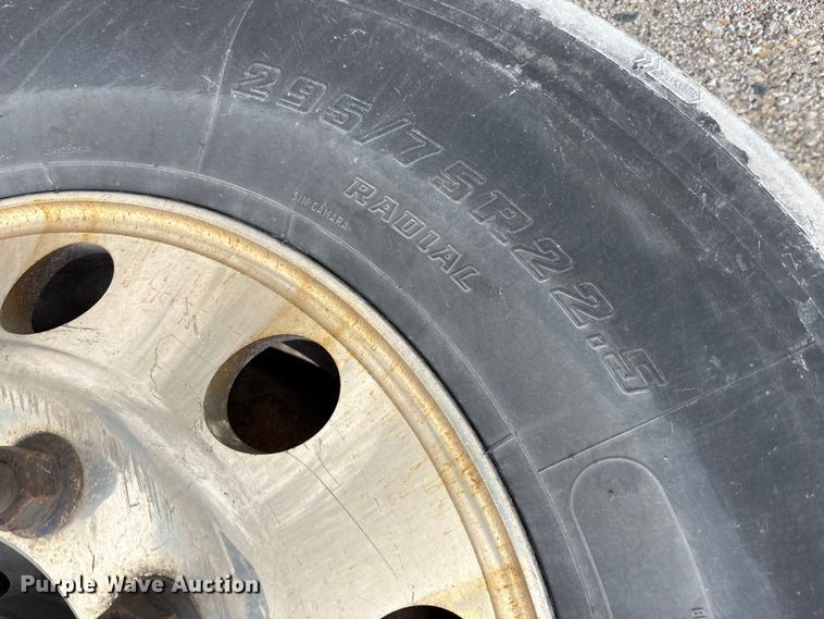 image for item FK1221 2017 Freightliner Cascadia 125 semi truck