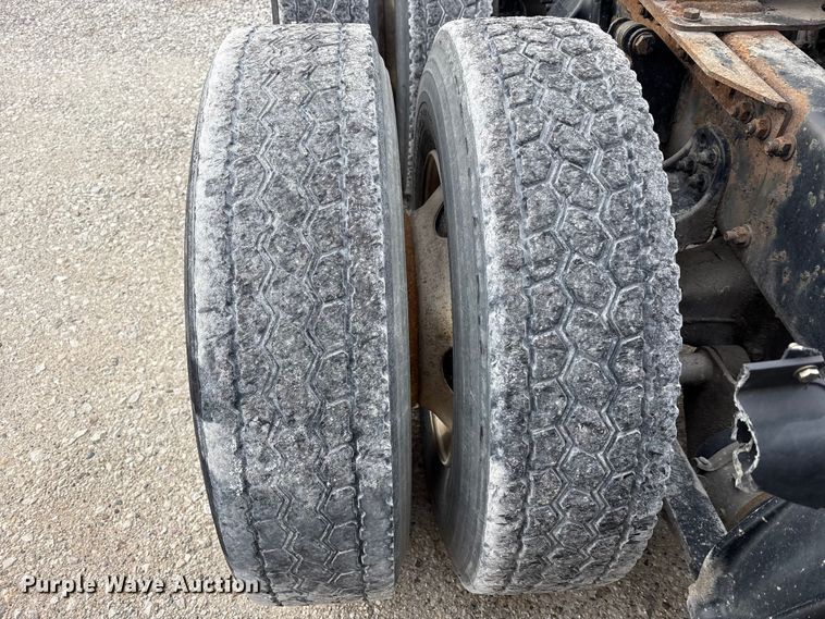 image for item FK1221 2017 Freightliner Cascadia 125 semi truck