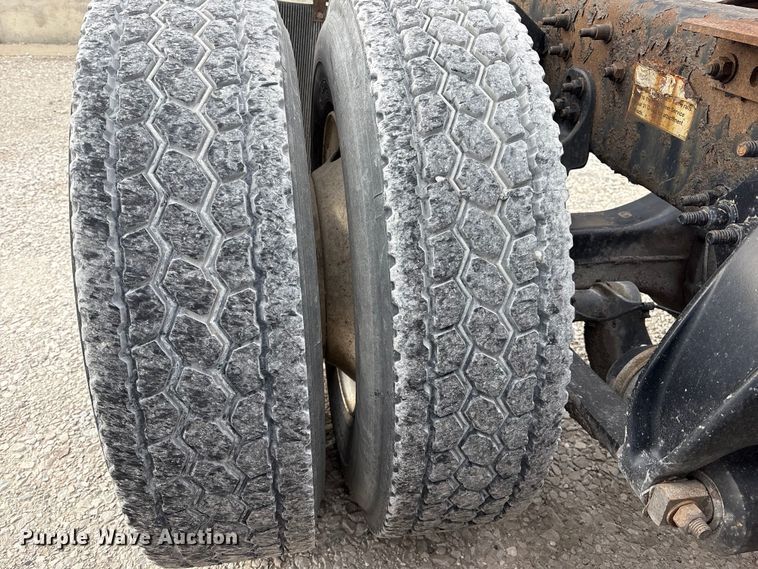 image for item FK1221 2017 Freightliner Cascadia 125 semi truck