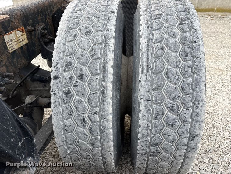 image for item FK1221 2017 Freightliner Cascadia 125 semi truck