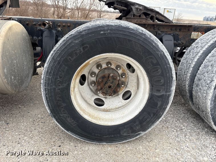 image for item FK1221 2017 Freightliner Cascadia 125 semi truck