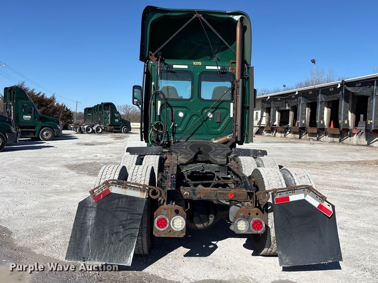 image for item FK1222 2017 Freightliner Cascadia 125 semi truck