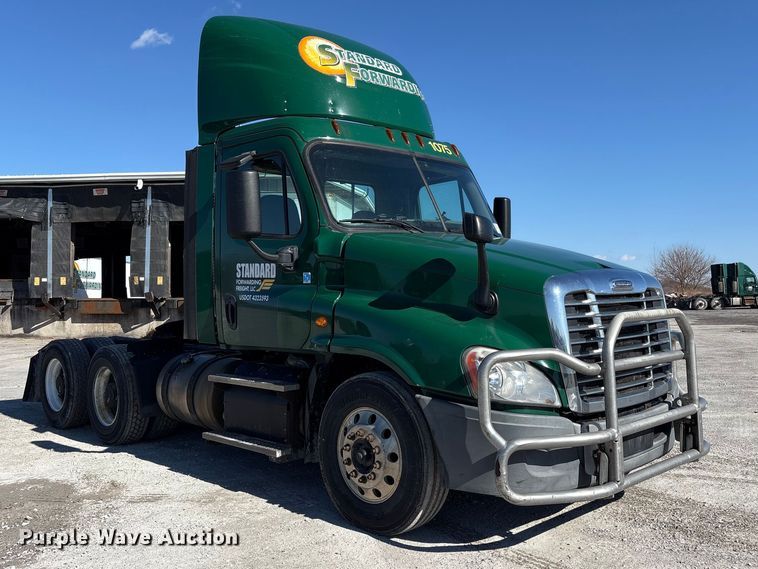 image for item FK1222 2017 Freightliner Cascadia 125 semi truck