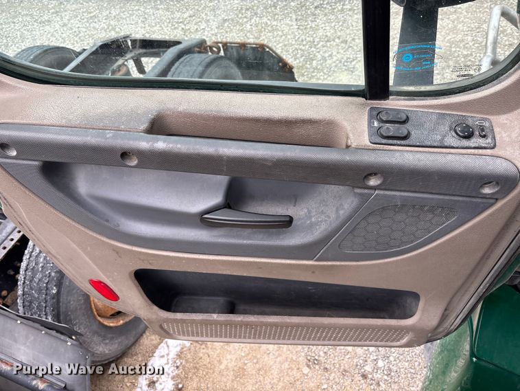 image for item FK1222 2017 Freightliner Cascadia 125 semi truck