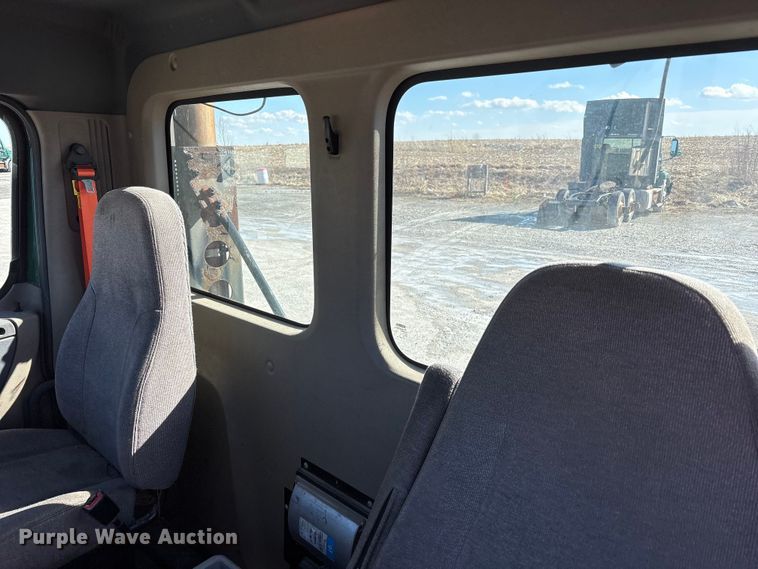 image for item FK1222 2017 Freightliner Cascadia 125 semi truck