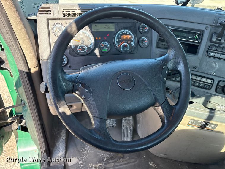 image for item FK1222 2017 Freightliner Cascadia 125 semi truck