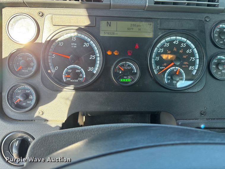 image for item FK1222 2017 Freightliner Cascadia 125 semi truck